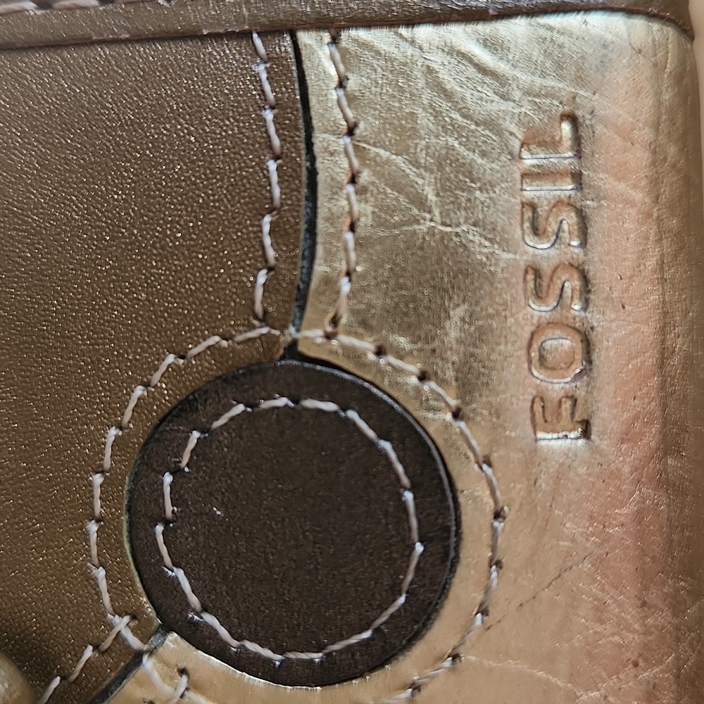 Fossil gold colored genuine leather wallet - Picture 2 of 12